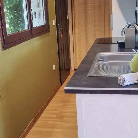 Joli Avec Jardin